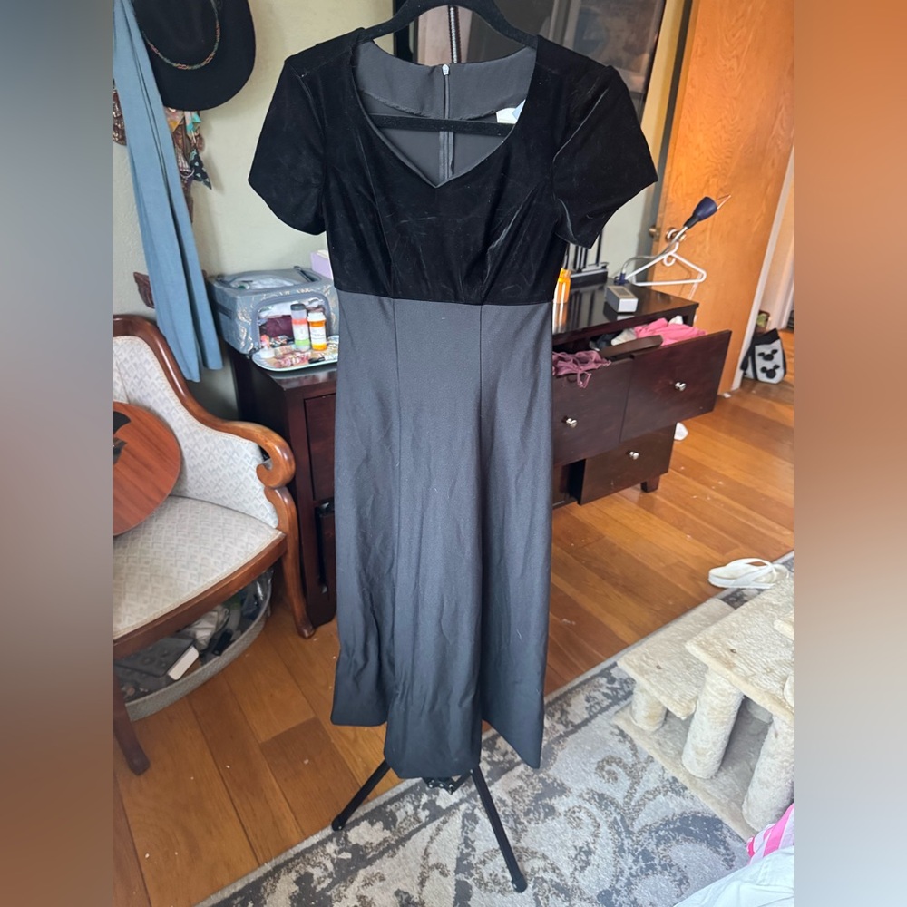 Vintage Southeastern Performance Apparel Velvet Bodice Black Midi Dress